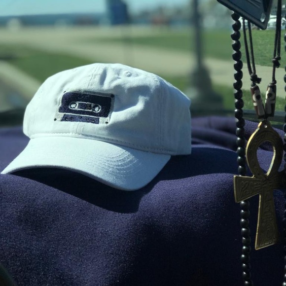 Muoozik Head Hat - Picture 2 of 3